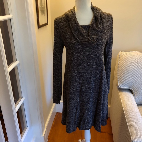 MAX STUDIO perfect grab and go dress. M - Picture 2 of 4